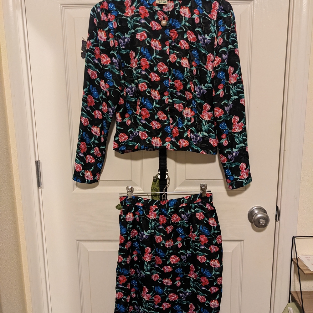 Floral Two-Piece Set with ToJacket and Skirt
